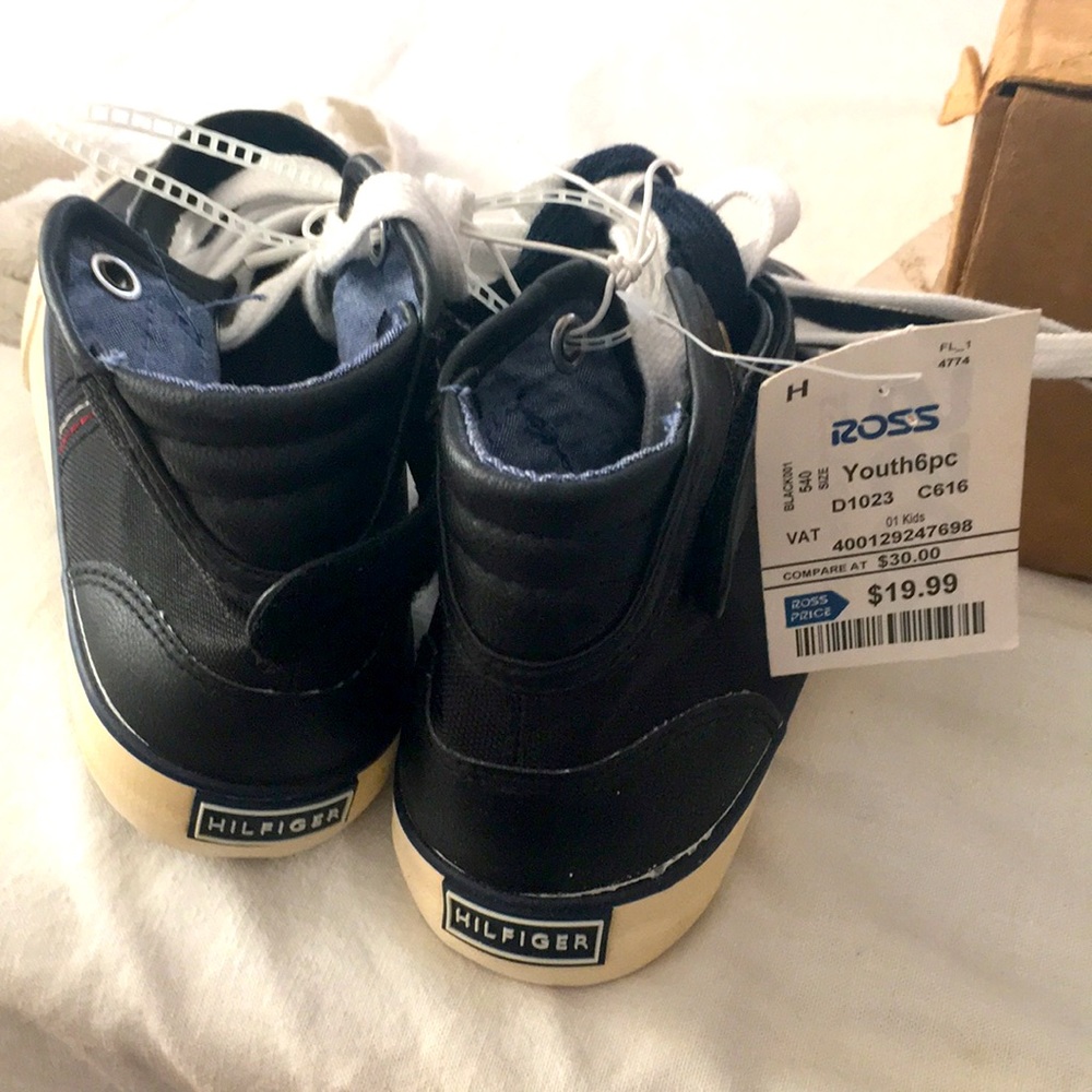 Dbl lace all stars by hilfiger. Kids.